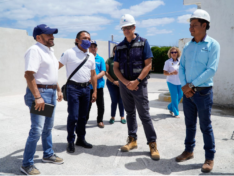 Aguakan entrega pipa de agua residual a la población de Isla Mujeres