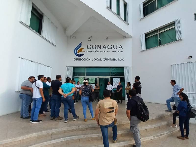 Realizan plantón en Conagua 
