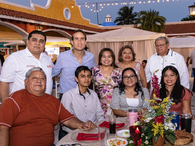 Diego Castañón celebra con cena de gala a los maestros de Tulum