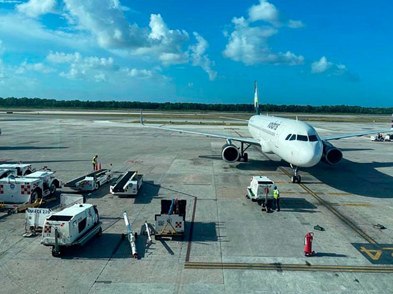El aeropuerto de Cancún, con 520 vuelos y 262 arribos