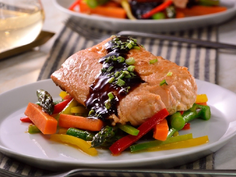 El salmón: una joya culinaria y fuente de nutrientes esenciales