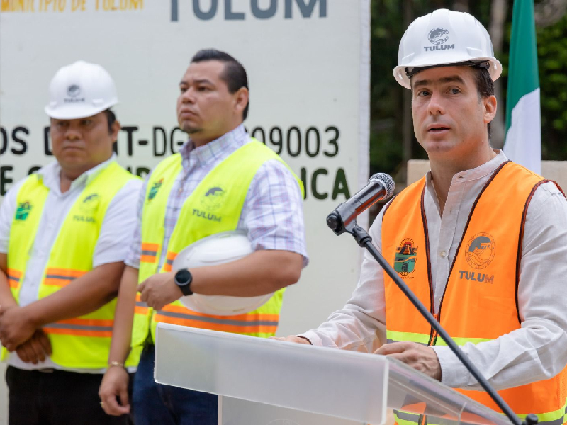 Inaugura Castañón dos obras sociales