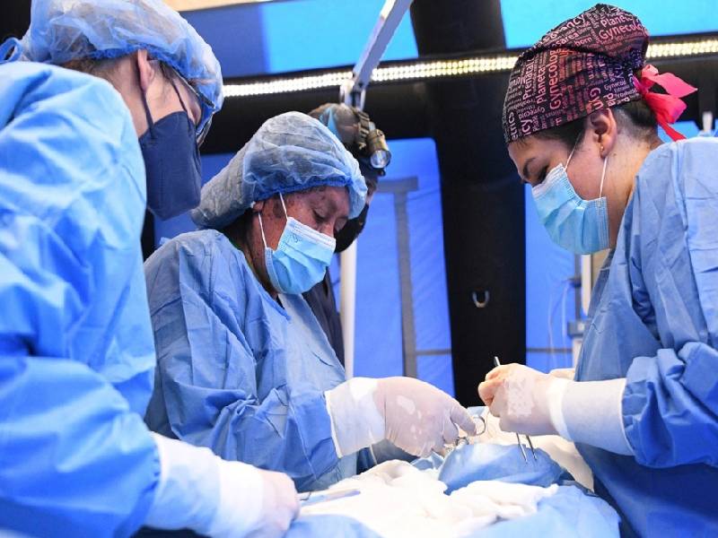 Especialistas del IMSS trasplantan dos corazones en menos de 24 horas