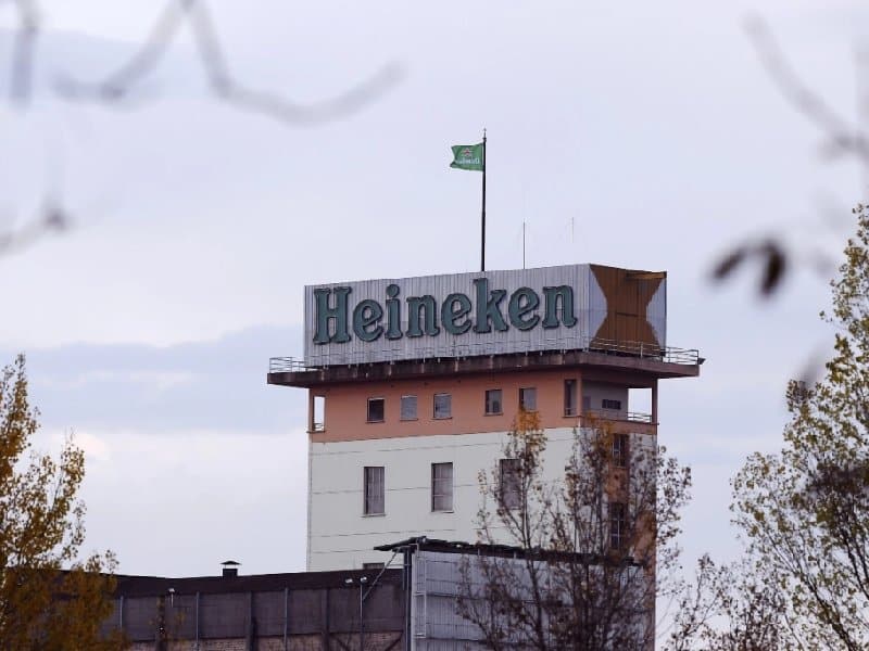FEMSA vende 3 mil 300 mde en acciones de Heineken