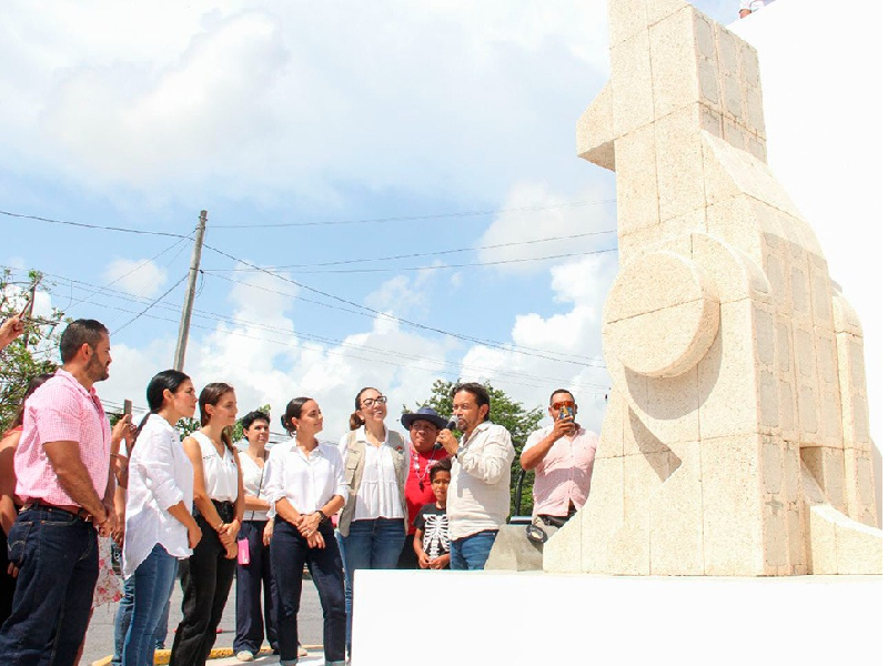 Sensibilizan a cancunenses sobre animales con escultura "Gran Malix"