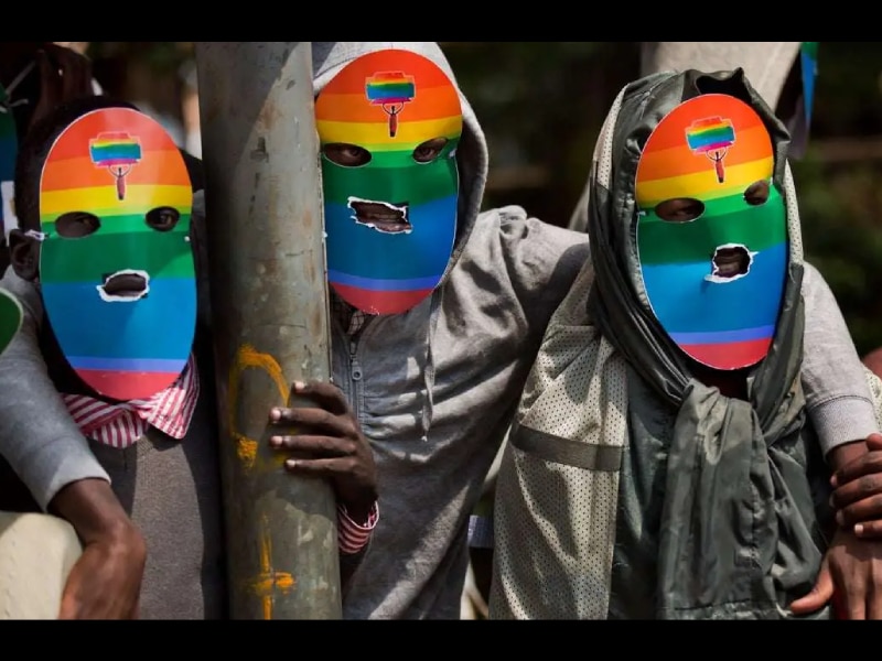 Uganda promulga ley que castiga a los homosexuales