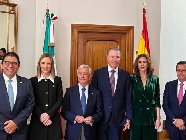 Rafael Ansón Oliart, presidente de la Real Academia Iberoamericana de la Gastronomía, declaró a Querétaro, Capital Iberoamericana de la Gastronomía de Encuentro, en una ceremonia realizada en Madrid, España.