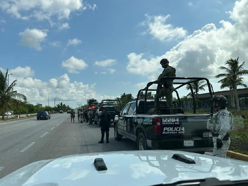 Amagan taxistas con bloquear acceso a hotel en la carretera Cancún-Tulum
