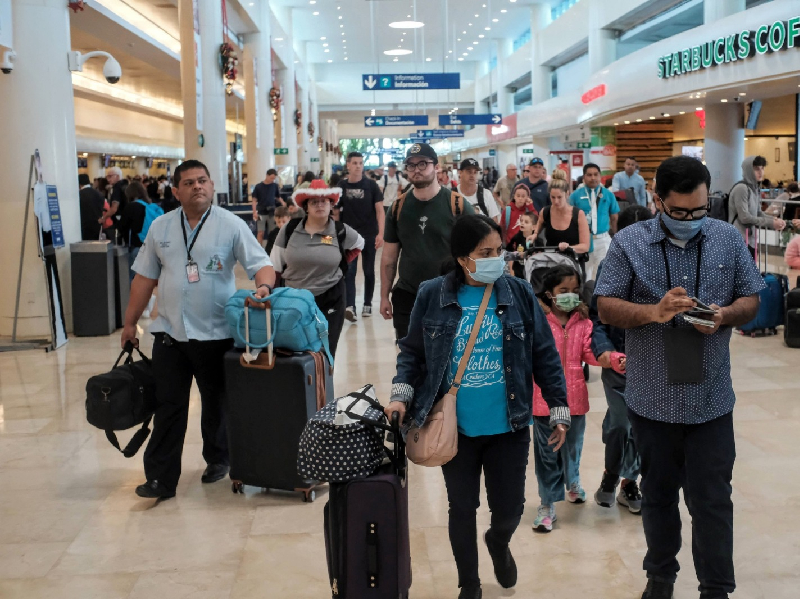 Aeropuerto de Cancún supera los 600 vuelos en el Día del Padre