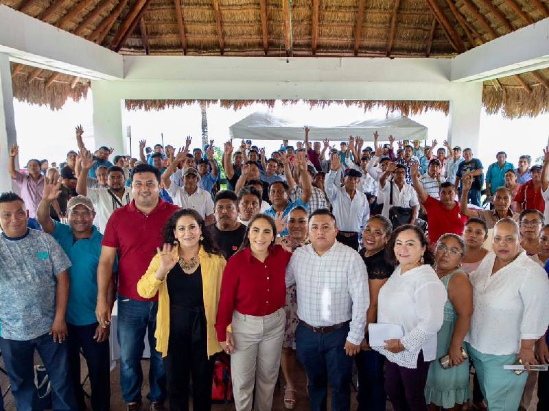 Mary Hernández celebra en unidad con autoridades comunitarias de Felipe Carrillo Puerto