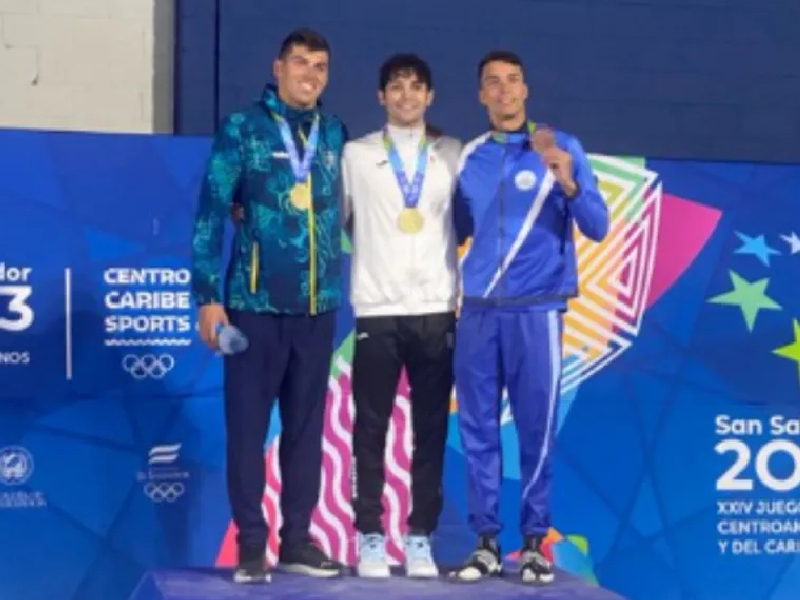 Mexicano y arubeño rompen récord y ganan medalla de oro en Natación