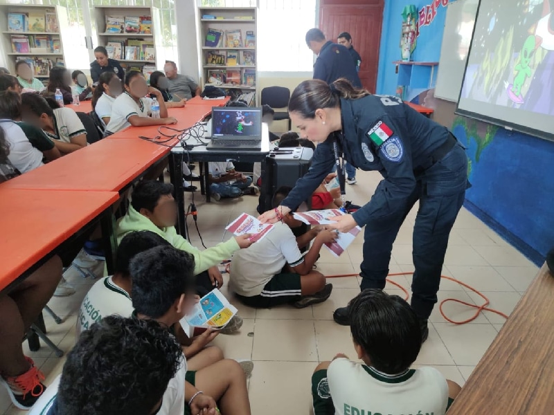 Policía Cibernética lleva cursos de prevención a niñas y niños de Cancún