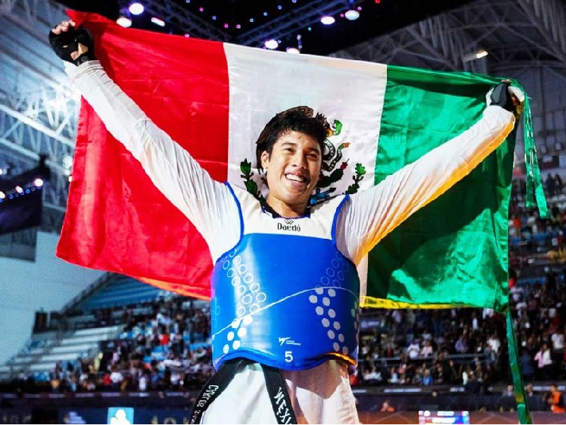 ¡Orgullo! Carlos Sansores es triple medallista en el Mundial de Taekwondo