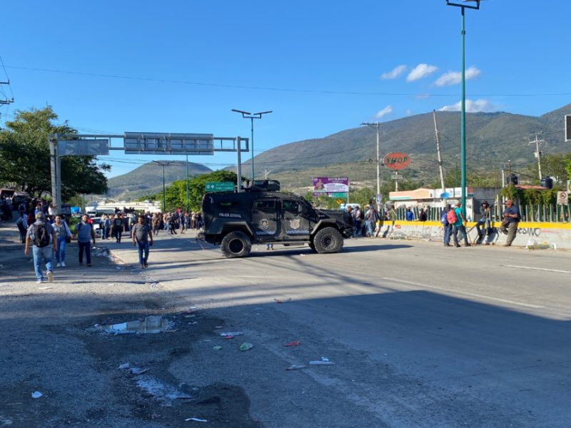 Reactivan pobladores bloqueo a la Autopista en Chilpancingo