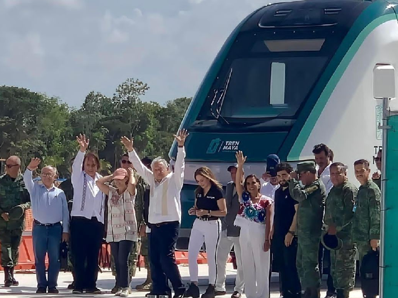 Junto con Presidente de México Mara Lezama da banderazo para recibir vagón del Tren Maya