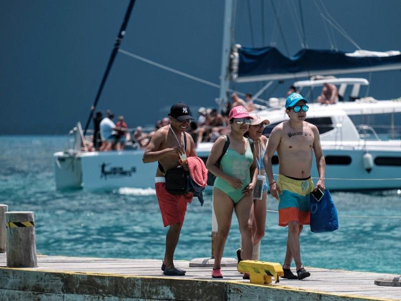 Prevén buena ocupación en el destino en tours con catamaranes en Cancún