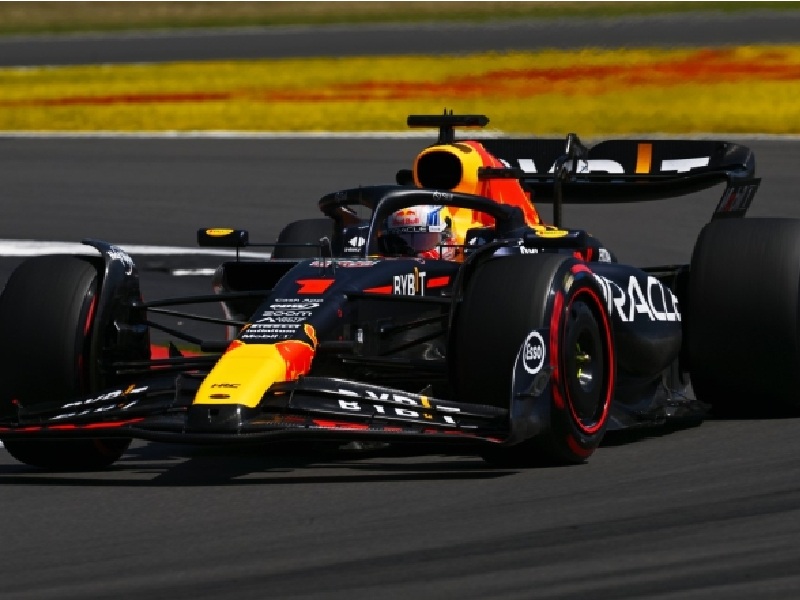 Verstappen domina las prácticas libres 2 del GP de Gran Bretaña; Checo Pérez queda cuarto