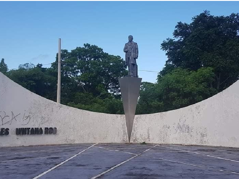 Restauran monumento de don Andrés Quintana Roo