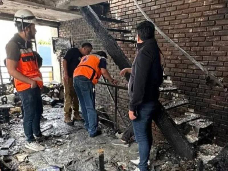 Incendio en departamento de la Nápoles deja seis perritos muertos