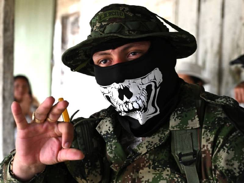 Paramilitares en Colombia anuncia respiro al Gobierno