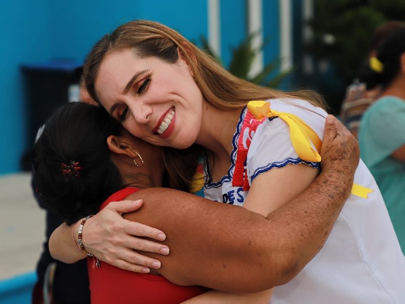 Atenea Gómez anuncia primera lista de beneficiarias del Programa Isleña de Corazón