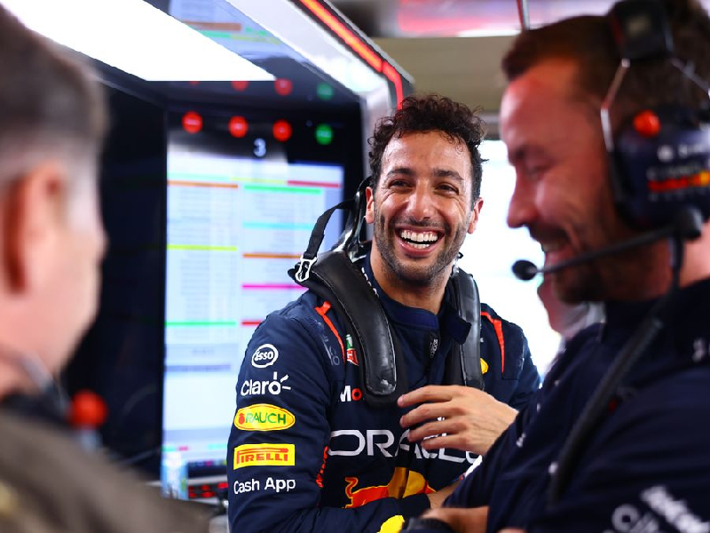 ¡Es oficial! Daniel Ricciardo regresa como piloto con AlphaTauri