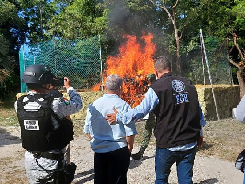Incineran y destruyen en Quintana Roo narcóticos y objetos del delito