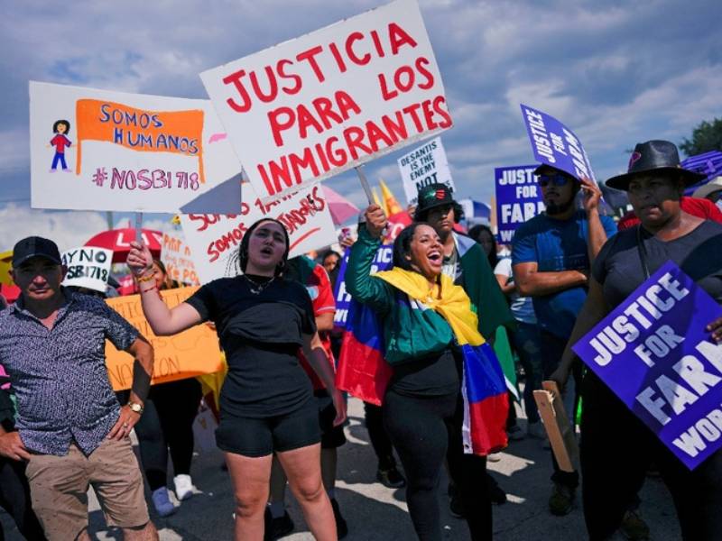 migrantes manifestaciones ley SB1718
