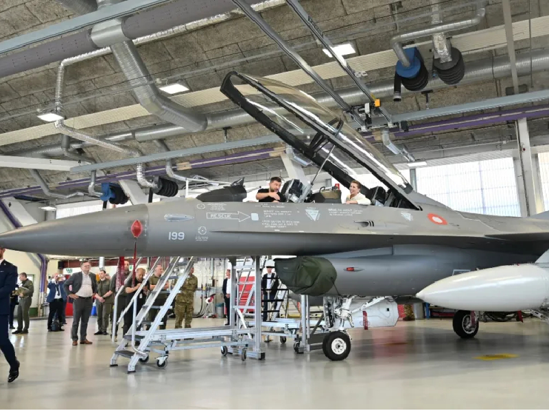Entrenará EU a ucranianos para los F-16