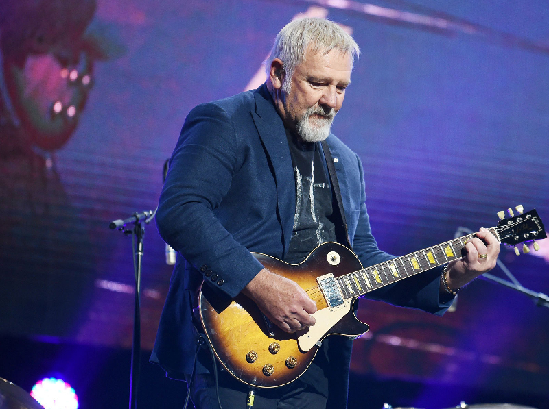 ¿Quién es Alex Lifeson?, el músico canadiense que cumple años hoy