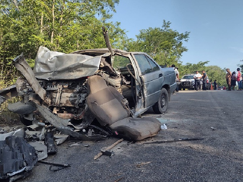 Accidente deja dos personas sin vida en Carrillo Puerto