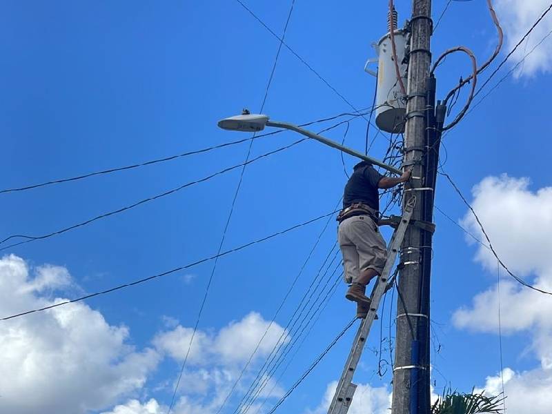 Red de alumbrado público en Felipe Carrillo Puerto recibe mantenimiento  permanente