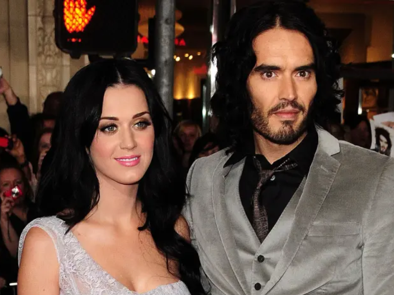 Acusan a Russell Brand, expareja de Katy Perry, por violencia contra mujeres
