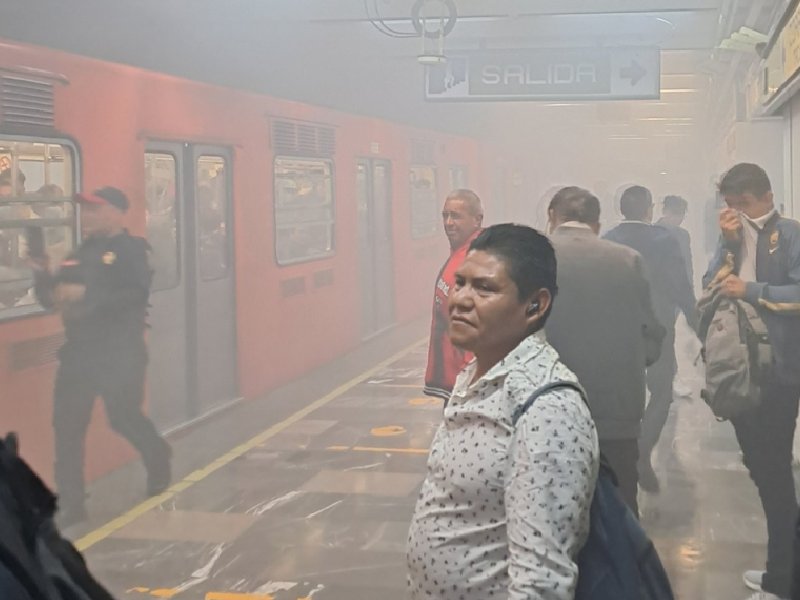 Usuarios del Metro reportaron presencia de humo en Línea 3