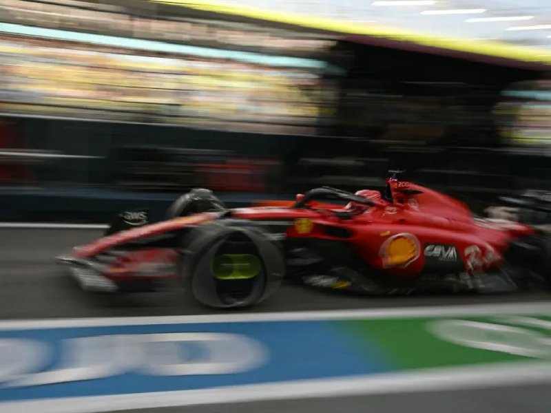 Ferrari marca territorio en Singapur, muy por delante de Verstappen y Red Bull