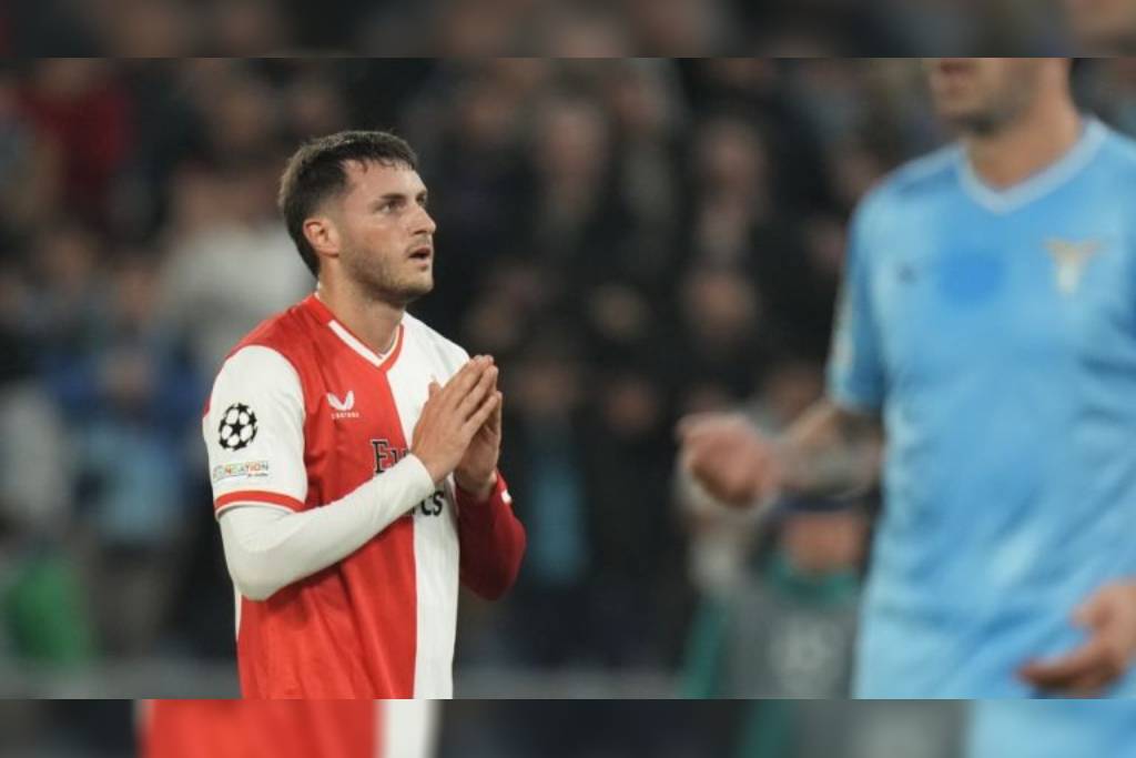 Santi Giménez y Feyenoord se complican su pase en Champions tras perder ante la Lazio