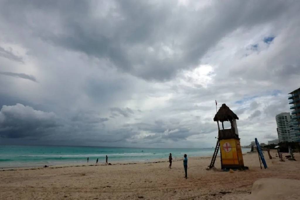 Lunes nublado con probabilidad de lluvias en Quintana Roo 