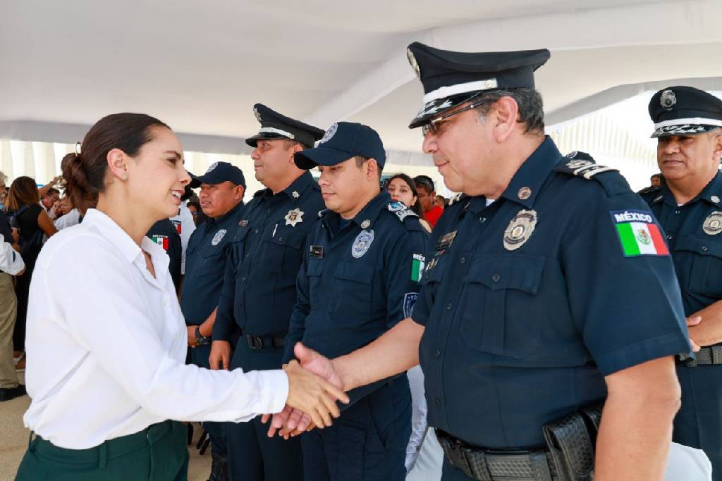 Más equipamiento y patrullas para fortalecer seguridad pública de BJ y Q. Roo: Ana Paty Peralta