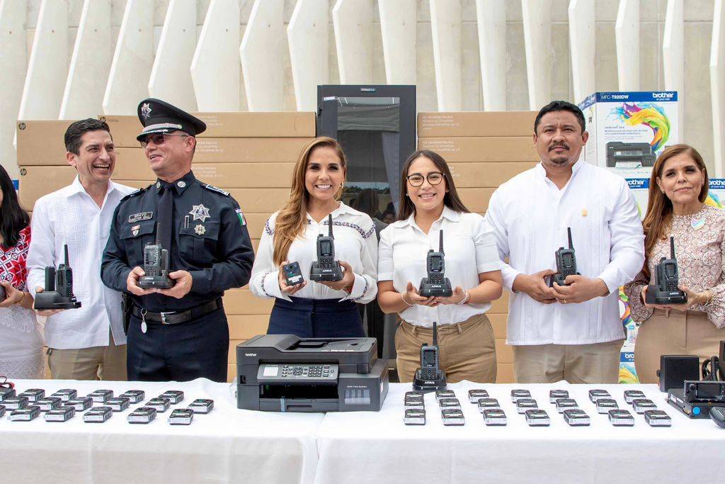 Mara Lezama entrega equipamiento para fortalecer la Seguridad Pública en Felipe Carrillo Puerto