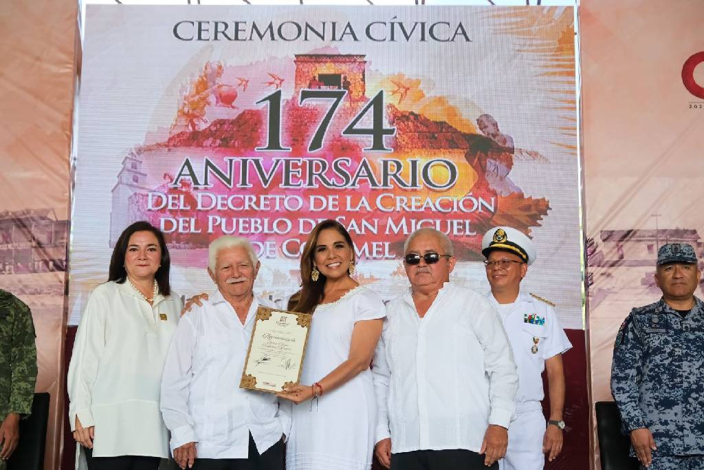 Celebra Mara Lezama con habitantes de Cozumel el 174 aniversario de creación del pueblo de San Miguel