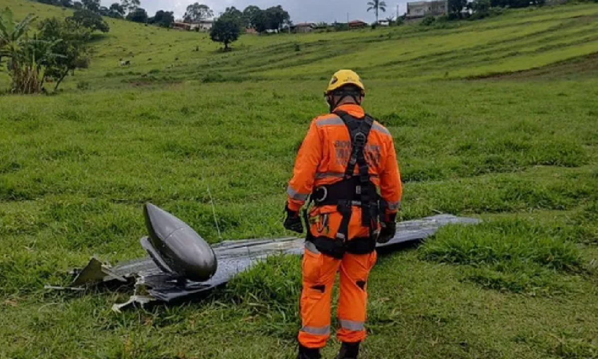 Un avión monomotor proveniente de Campinas, Sao Paulo, se estrelló en la localidad de Itapeva, Minas Gerais, resultando en la trágica muerte de siete personas.
