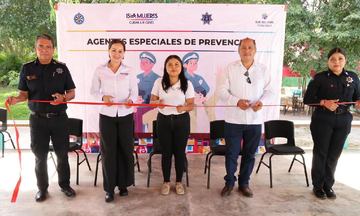 El gobierno gobierno Municipal de Isla Mujeres promueve la cultura de la paz a través del taller 'Agentes Especiales de Prevención' en Ciudad Mujeres.