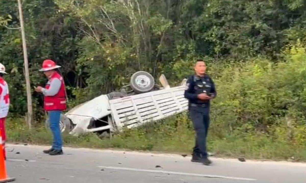 En el accidente ocurrido esta mañana en el Km. 127 un tráiler chocó contra el camión de redilas.