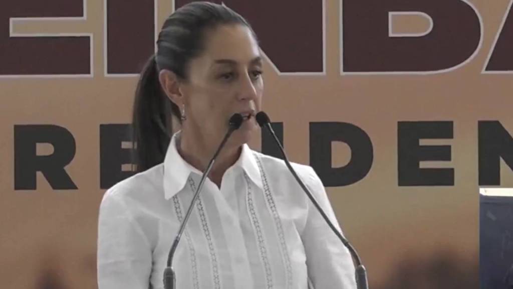 Claudia Sheinbaum consideró relevante que no hubo respuesta policial durante la protesta por el caso Ayotzinapa.