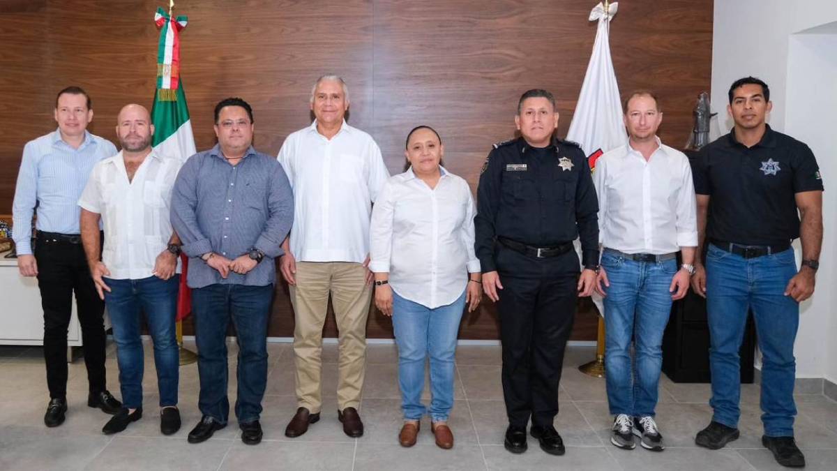 Reunión de empresarios de Tulum con autoridades de seguridad y justicia del estado.
