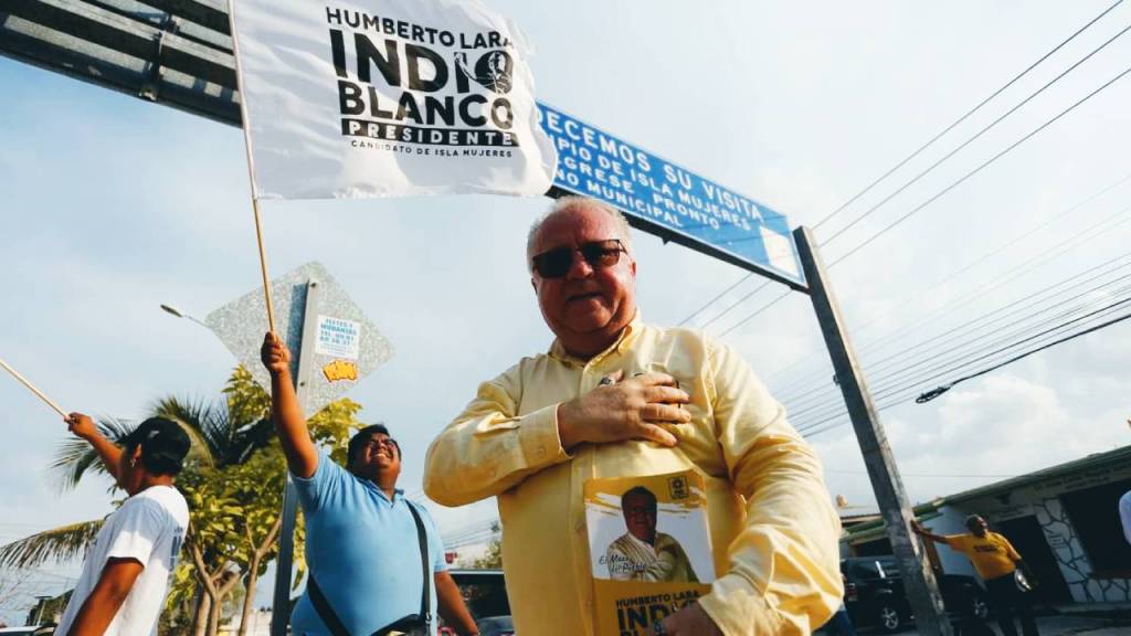 Recorrido del candidato del PRD a la presidencia municipal de Isla Mujeres, Humberto Lara González.