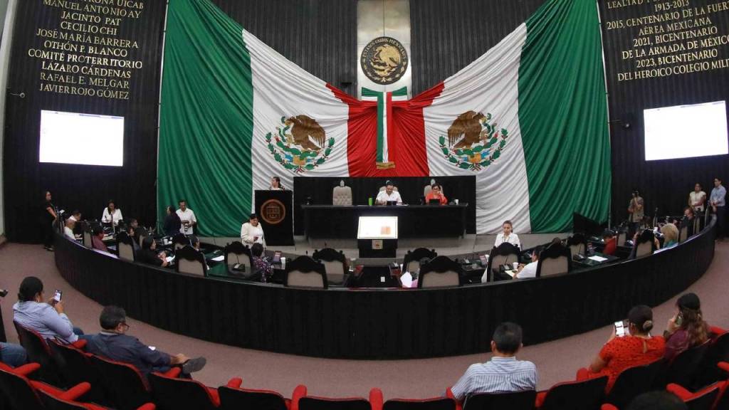 Aspecto de una sesión ordinaria de los integrantes de la XVII Legislatura del Estado de Quintana Roo.