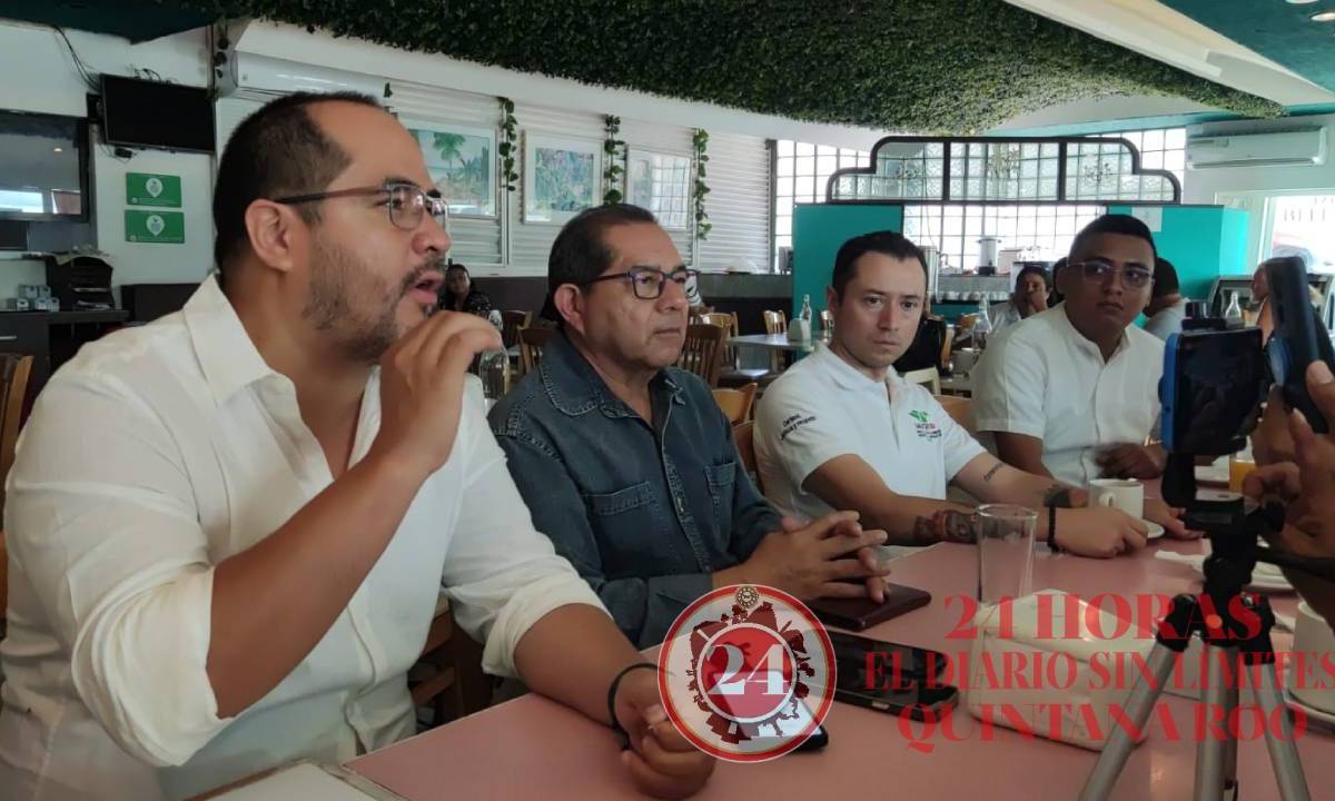 Conferencia de prensa de integrantes del Sauqroo, en Chetumal.