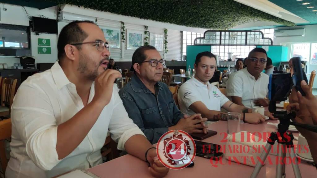 Conferencia de prensa de integrantes del Sauqroo, en Chetumal.
