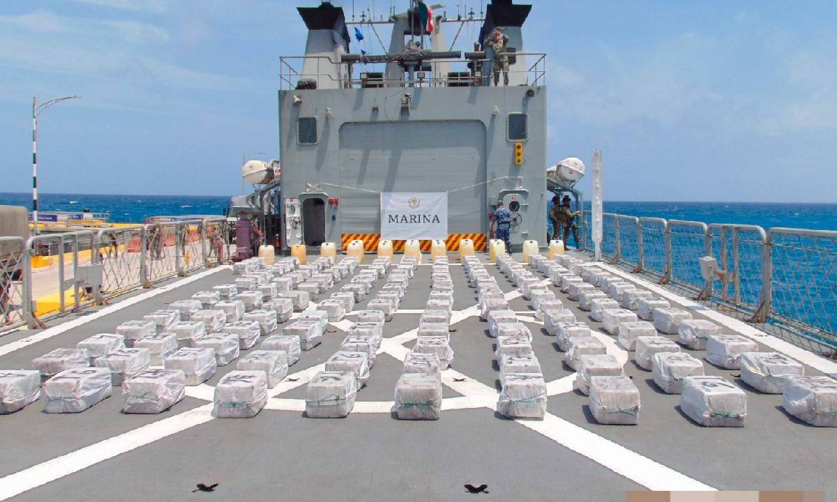 Semar asegura 3 toneladas de cocaína en costas de Quintana Roo.